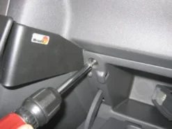 Opel Corsa 01-06, Vinklad