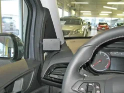 Opel Corsa 15-15, Vänster