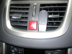 Peugeot 207 06-14, Centrerad