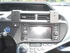 ProClip Monteringsbygel Toyota Prius c 12-15, Centrerad