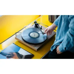 Pro-Ject Debut EVO 2 skivspelare Pick-It MM EVO-pickup, valnöt