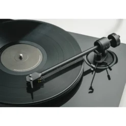 Pro-Ject E1.2 BT med Pick It MM E-pickup, mattvit
