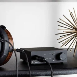 Pro-Ject Head Box S2 Digital hörlursförstärkare med DAC & förstegsutgång, svart