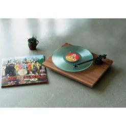 Pro-Ject T1 EVO skivspelare med OM10-pickup, valnöt