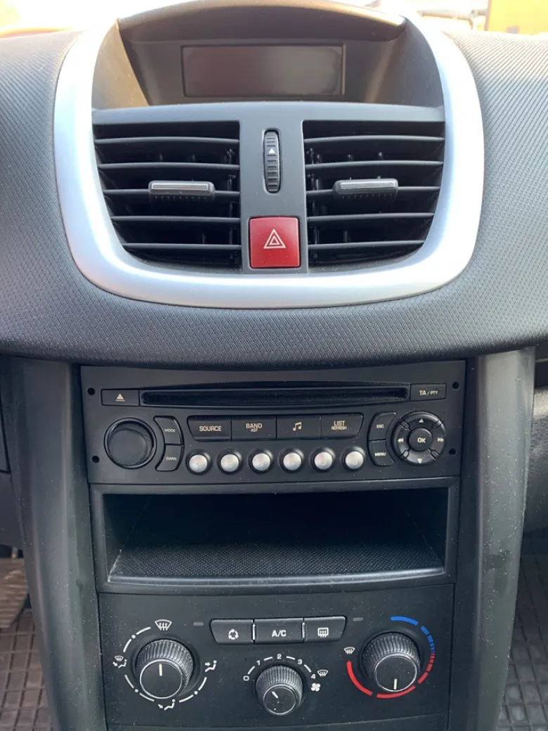 Rattstyrningskablage Peugeot, Quadlock med lös display