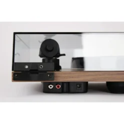 Rega Planar 1 Carbon Plus med inbyggt RIAA, valnöt