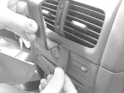 Renault Clio 02-05, Centrerad