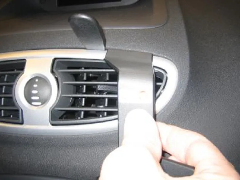 Renault Clio 06-12, Vinklad