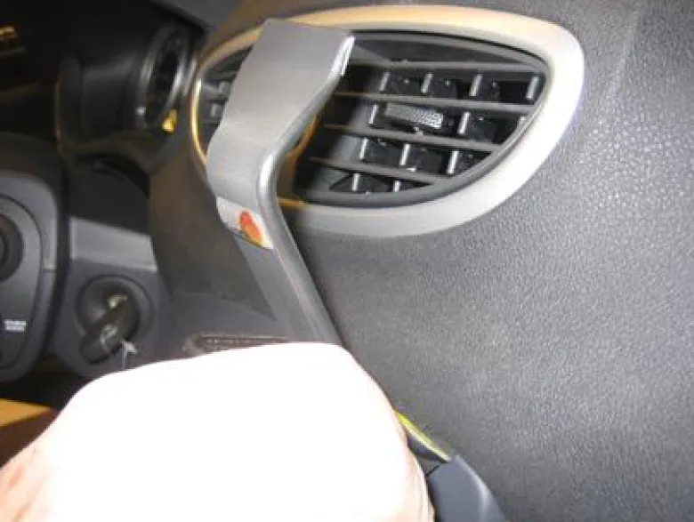 Renault Clio 06-12, Vinklad