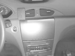 Renault Laguna 01-04, Centrerad