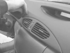 Renault Laguna 01-04, Centrerad