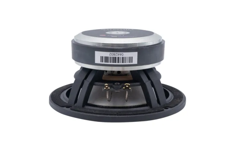 SB Acoustics SB15CRC30-4, bas/mellanregister