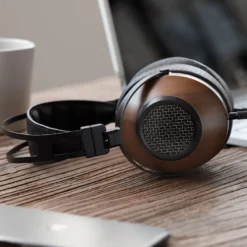 Sivga Robin SV023 öppna over-ear hörlurar, trä