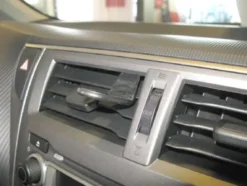 Subaru Trezia 11-14, Centrerad