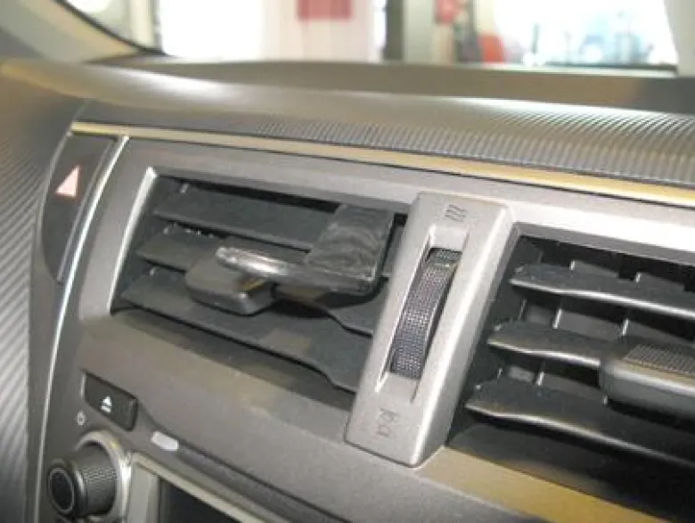 Subaru Trezia 11-14, Centrerad