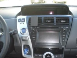 Toyota Prius + 12-15, Centrerad