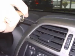 Toyota RAV 4 01-03, Centrerad
