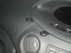 Toyota Yaris 03-05, Centrerad