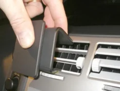 Toyota Yaris 06-11, Centrerad