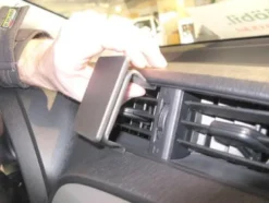 Toyota Yaris 12-14, Centrerad