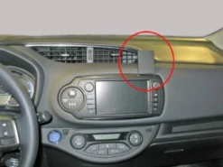 Toyota Yaris 15-, Centrerad, Höger