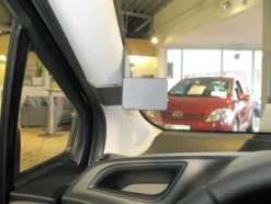 Toyota Yaris 12-14, Vänster