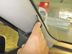 Toyota Yaris 15-, Vänster
