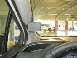 Toyota Yaris 15-, Vänster