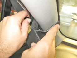 Toyota Yaris 15-, Vänster