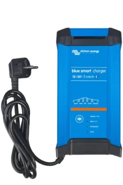 Victron Blue Smart IP22 batteriladdare med tre utgångar 30A, 12V