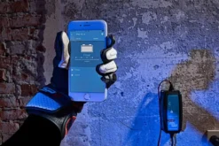 Victron Blue Smart IP65 batteriladdare 13A, 24V