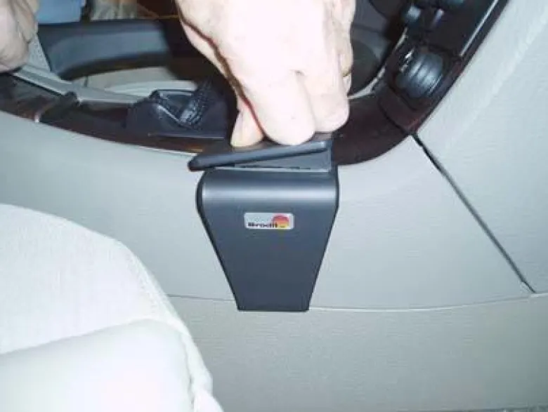 Volvo V70 05-08, Konsol