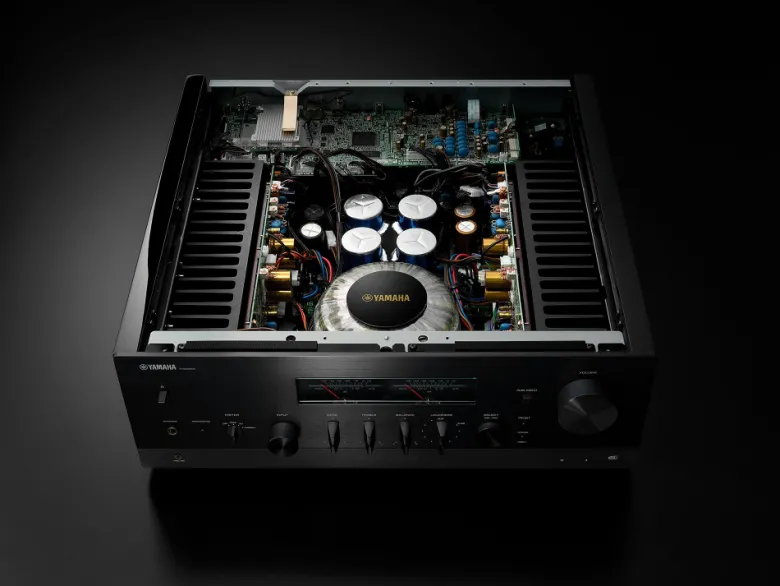 Yamaha R-N2000A fantastisk stereoförstärkare med bl.a HDMI ARC, silver