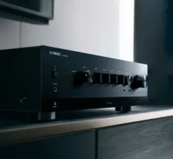 Yamaha R-N1000A välspelande stereoförstärkare med HDMI ARC, silver